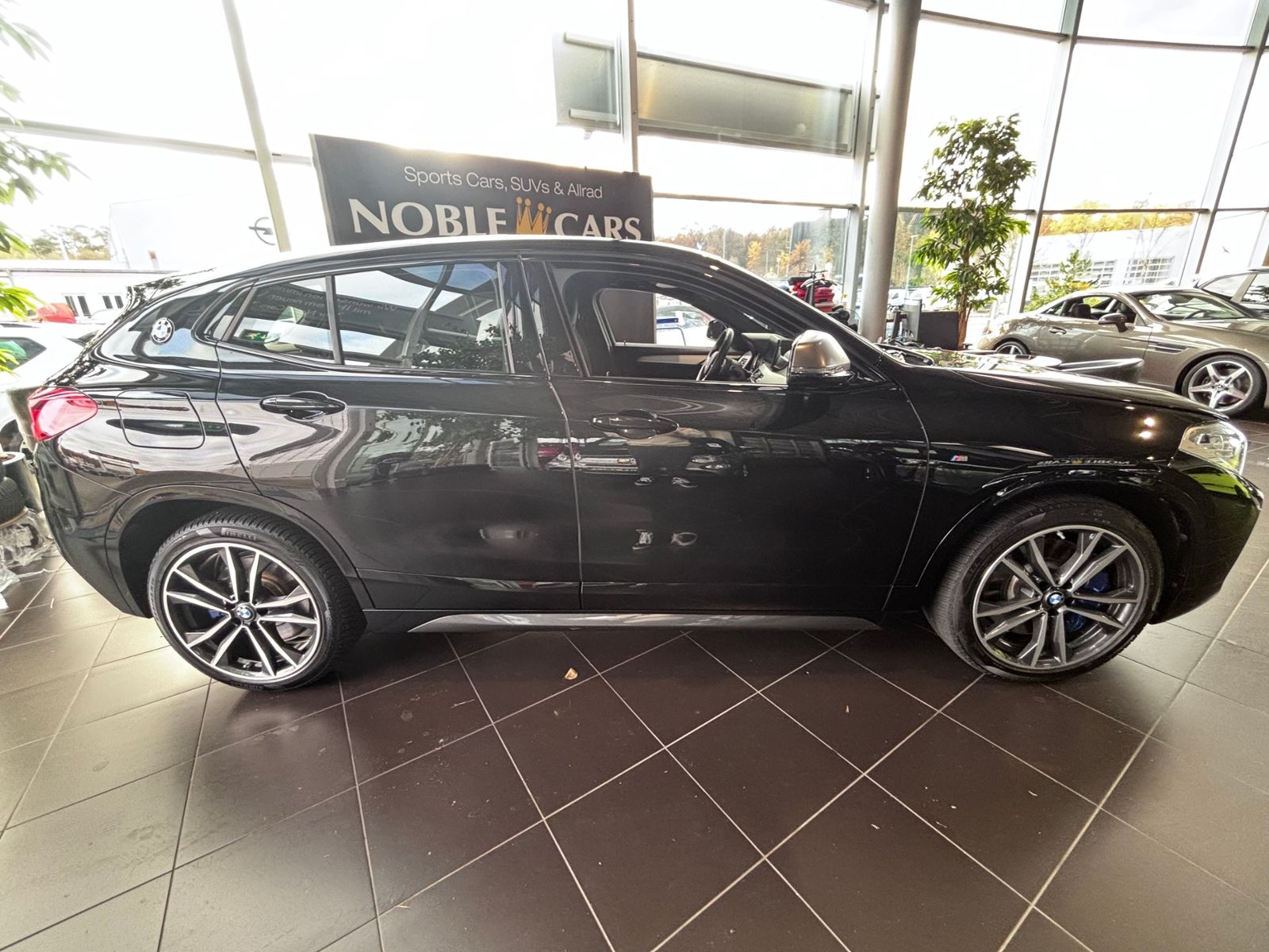 Fahrzeugabbildung BMW X2 xDrive M35 i HUD RFK LED