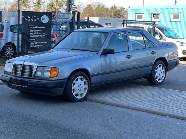 Mercedes-Benz E 230 Limousine Baureihe 124 Automatik