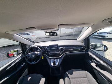 Mercedes V 220 - 12
