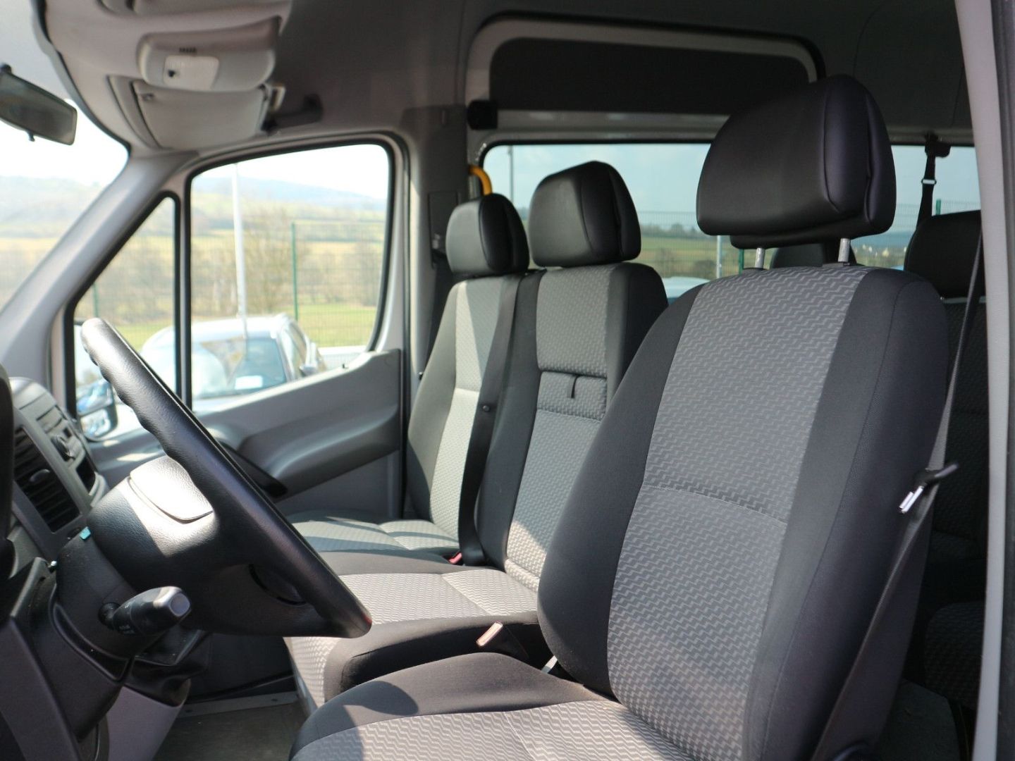 Fahrzeugabbildung Volkswagen Crafter 35 Behindertengerecht Rollstuhl-Rampe