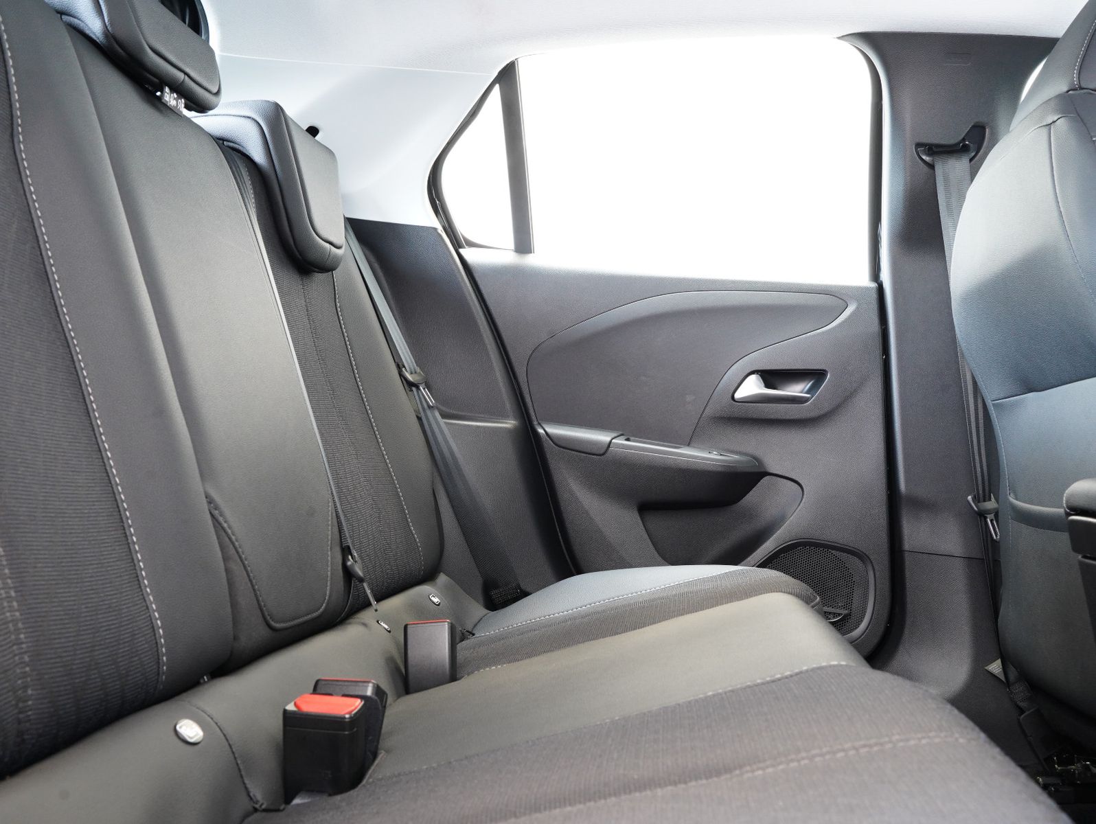 Fahrzeugabbildung Opel Corsa F e Elegance LED/NAVI/DAB/CARPLAY/SOH