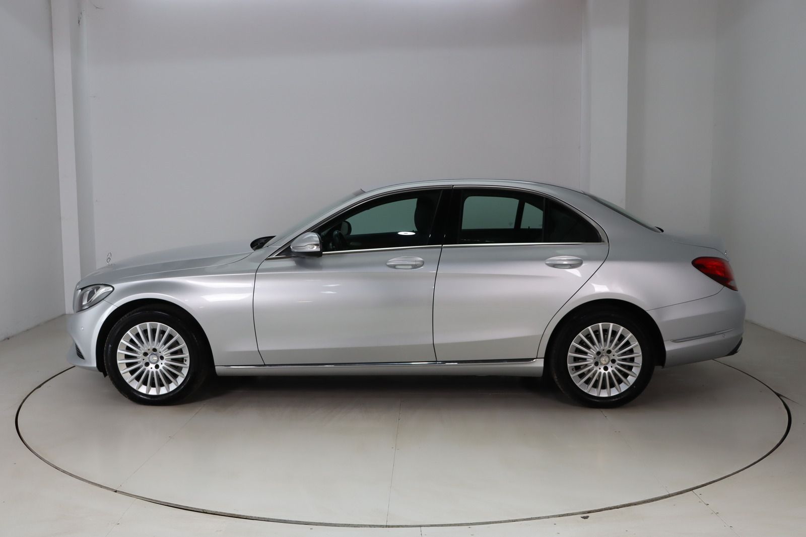 Fahrzeugabbildung Mercedes-Benz C 180 CGI Exclusive * Navi * Sitzhzg * TOP