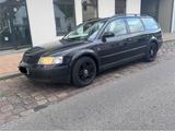 Volkswagen Vw Passat 1.8t(Turbo) V20 variant - Volkswagen Passat aus 2000: Kombi