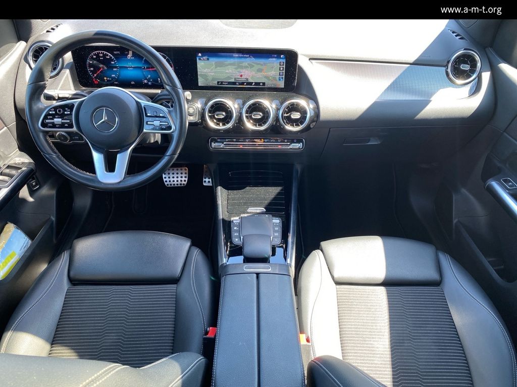 MERCEDES-BENZ B 220