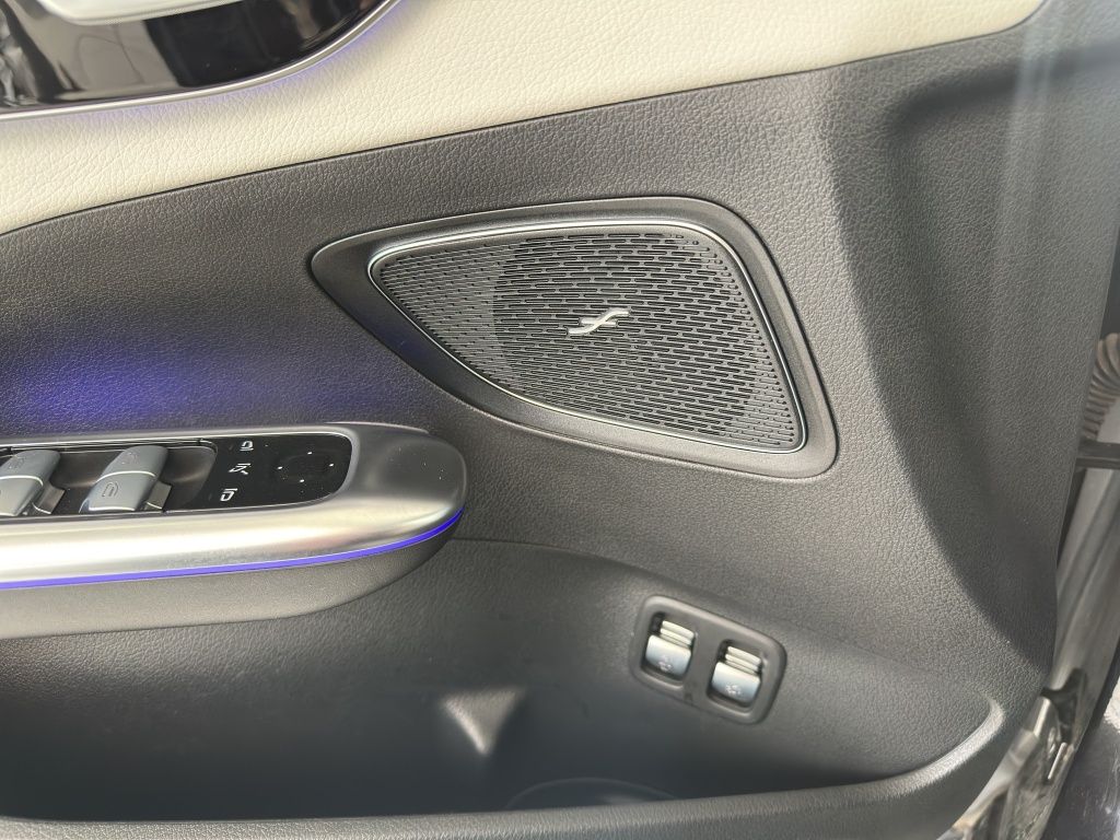 Fahrzeugabbildung Mercedes-Benz C 300 e *AMG*NIGHT*PANO*DISTRO*360°*HUD*MEMORY*