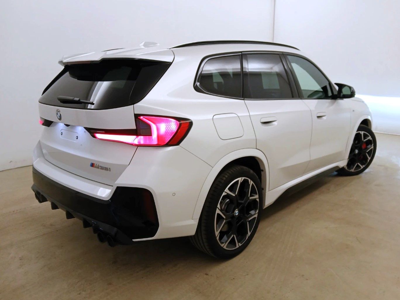 Fahrzeugabbildung BMW X1 M35 i xDrive M-Sport-Pro Pano Memory 20" HuD
