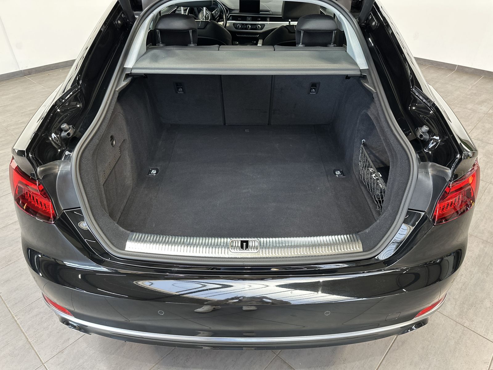 Fahrzeugabbildung Audi A5 SpB 40 TFSI Sport LED+SHZ+TEMPOMAT+18ZOLL+APS