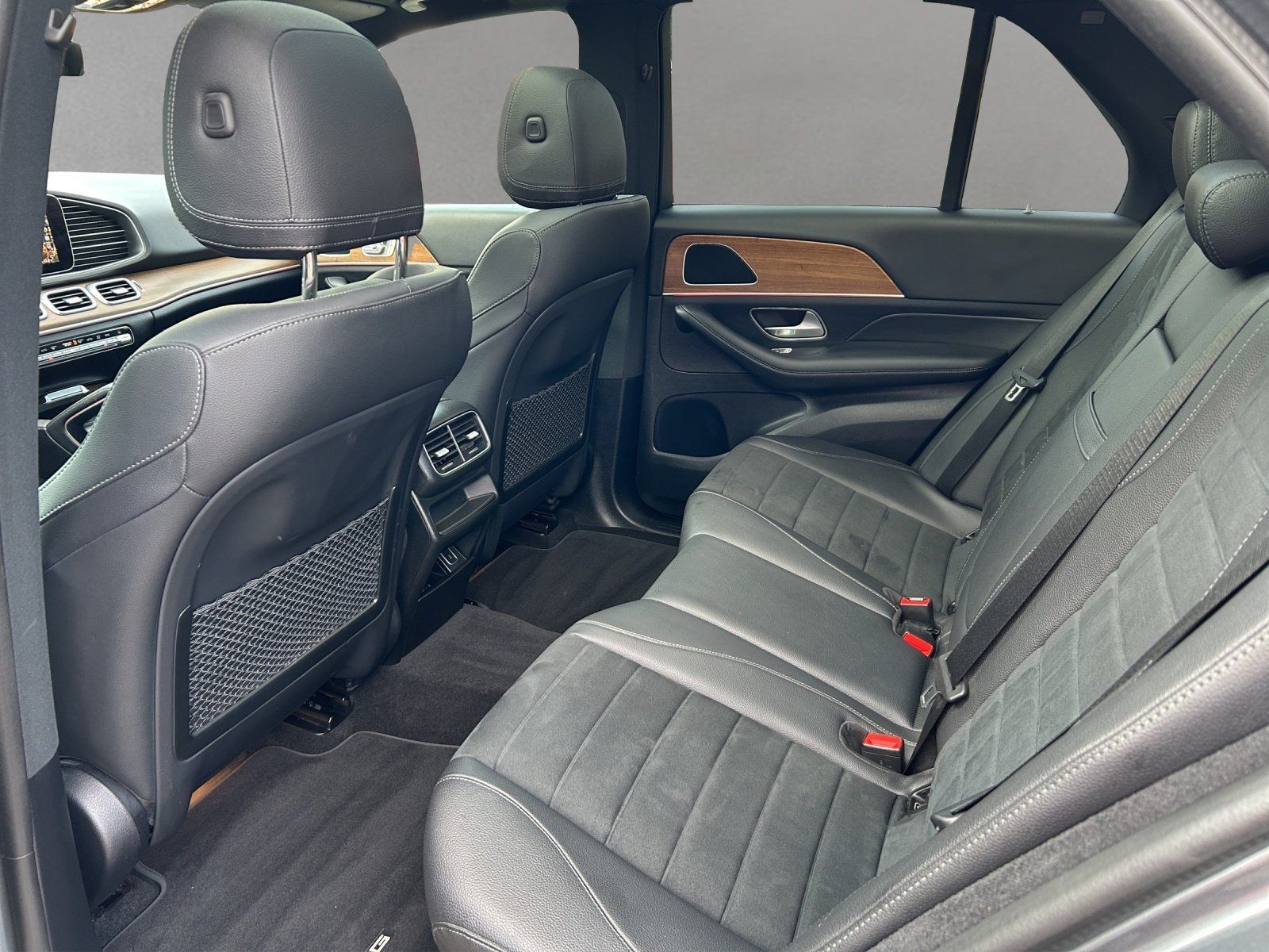 Fahrzeugabbildung Mercedes-Benz GLE 450 AMG Pano DISTRO Memo AIRMATIC Night 360°