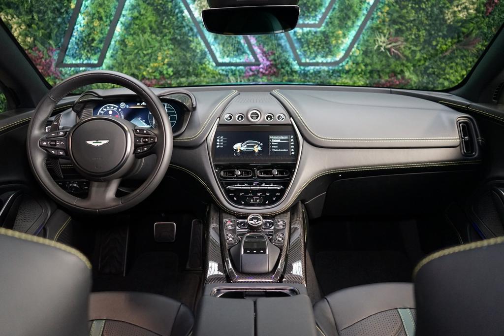 Aston Martin DBX