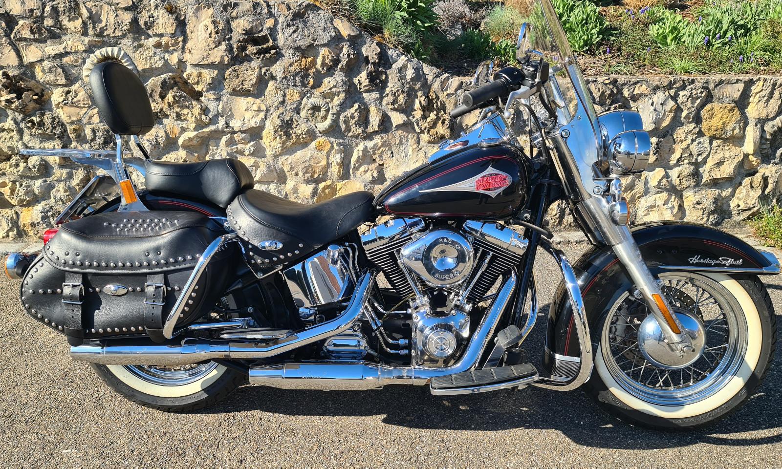 Harley-Davidson Heritage Softail Highway -KessTech-viel Zubehör