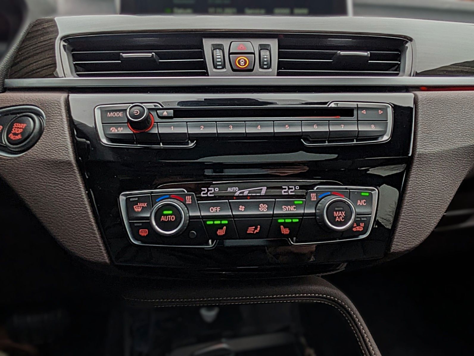 Fahrzeugabbildung BMW X1 XDRIVE 20i M SPORT LEDER PANO ACC NAVI-PL LED