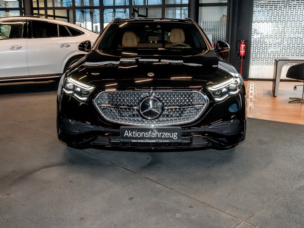 Mercedes-Benz E 450 d 4M T AMG NIGHT PANO AHK 4D-SOUND HUD imagem 3