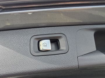 Bild 9 Mercedes-Benz E 220 T d AMG Automatik Comand Kamera PDC SHZ