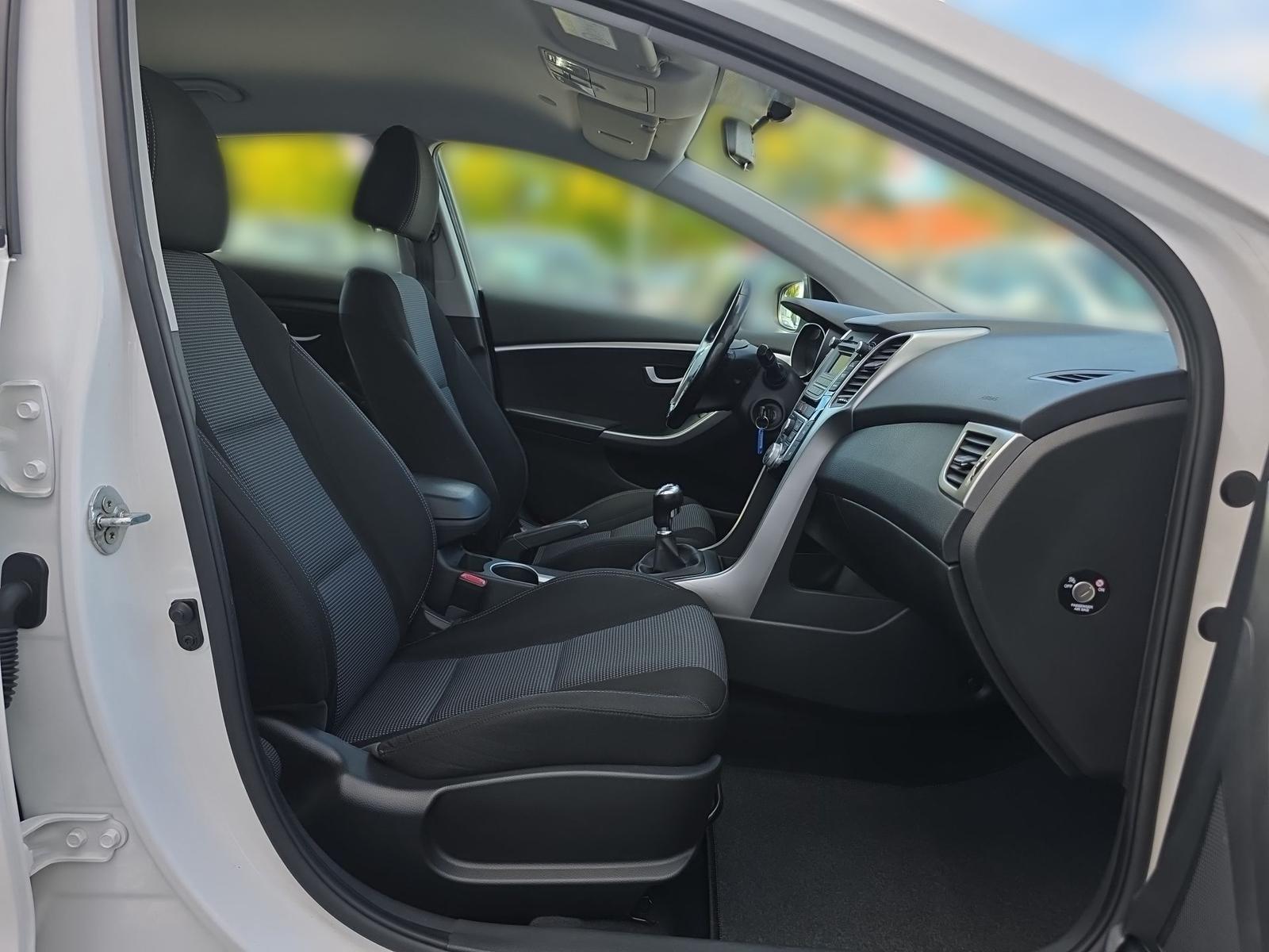 Hyundai i30 1.4 Classic Sitzheizung PDC Bluetooth Klima