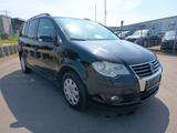Volkswagen Touran United - Volkswagen Touran aus 2008: United