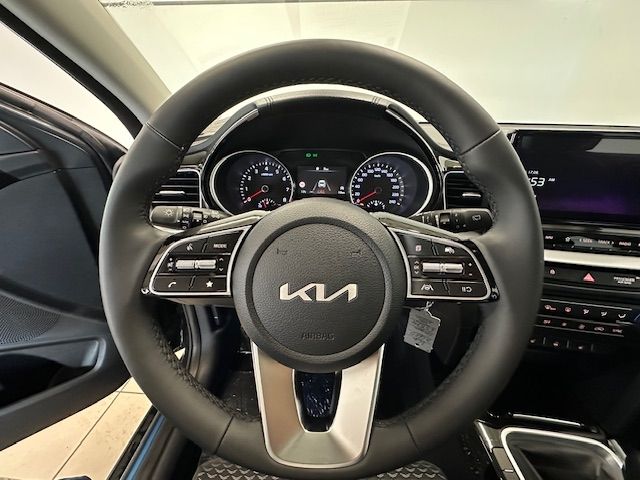 Fahrzeugabbildung Kia XCeed Vision 1.5 T-GDI LED Kamera Spurhalteass.