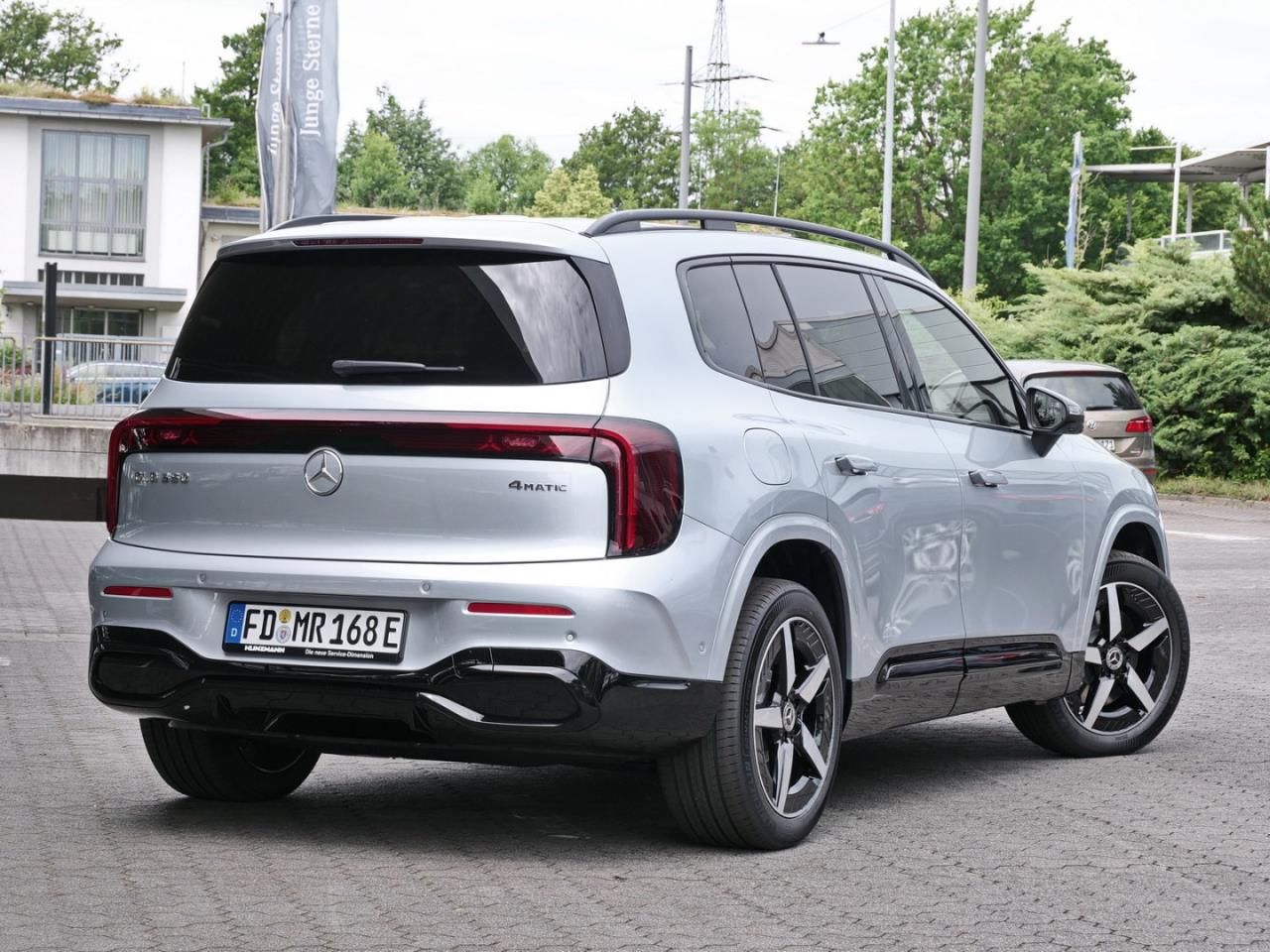Mercedes-Benz GLB 350 4MATIC mit EQ Technologie Distronic foto 3