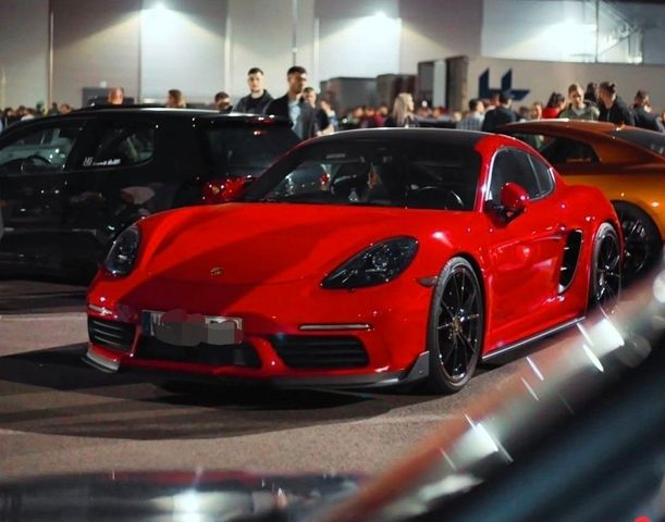 PORSCHE Cayman 718 -SportChrono/PDK/Bose/20"/Leder/LED/