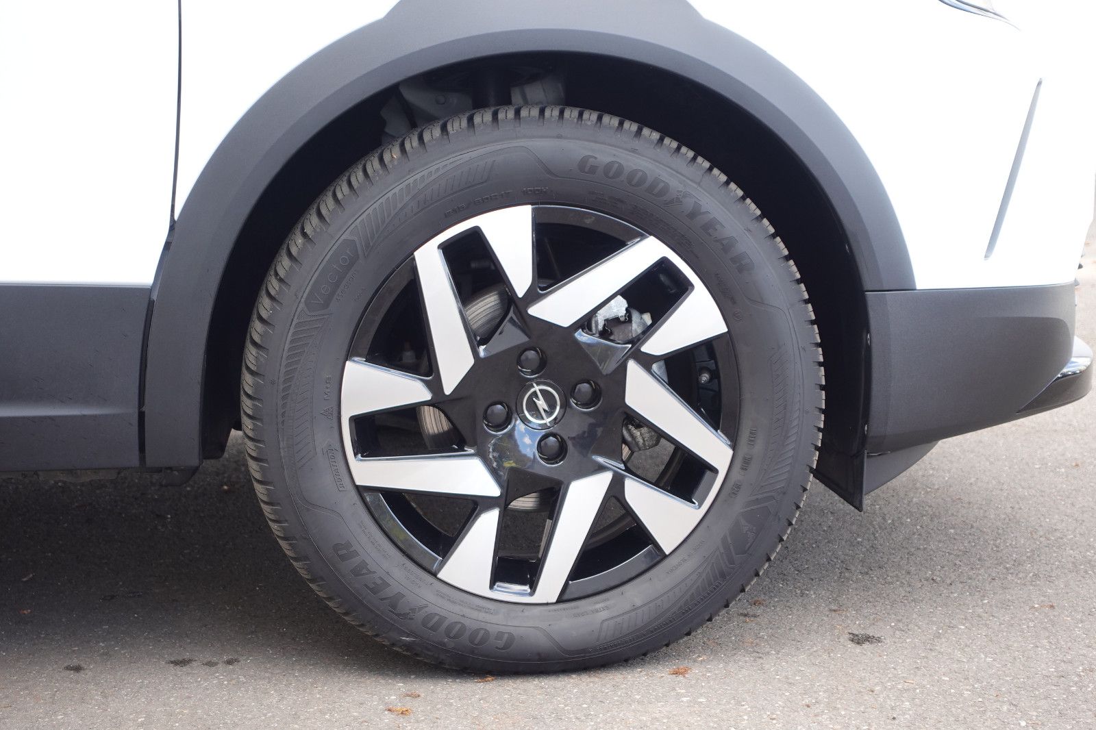 Fahrzeugabbildung Opel Mokka GS 1.2T,Sitzhzg,Kamera,Allwetter,LED,DAB+