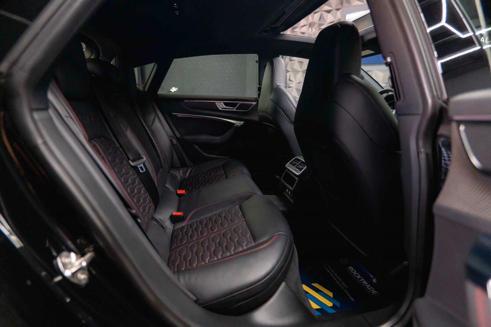 Fahrzeugabbildung Audi RS7 4.0 TFSI quattro | SKY Lounge | Pano | LASER