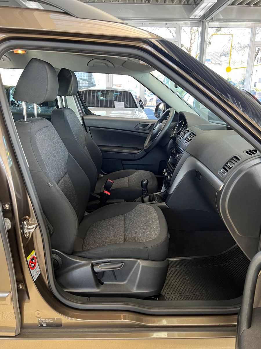 Fahrzeugabbildung SKODA Yeti Active * 1.HAND * NUR 44.800KM *
