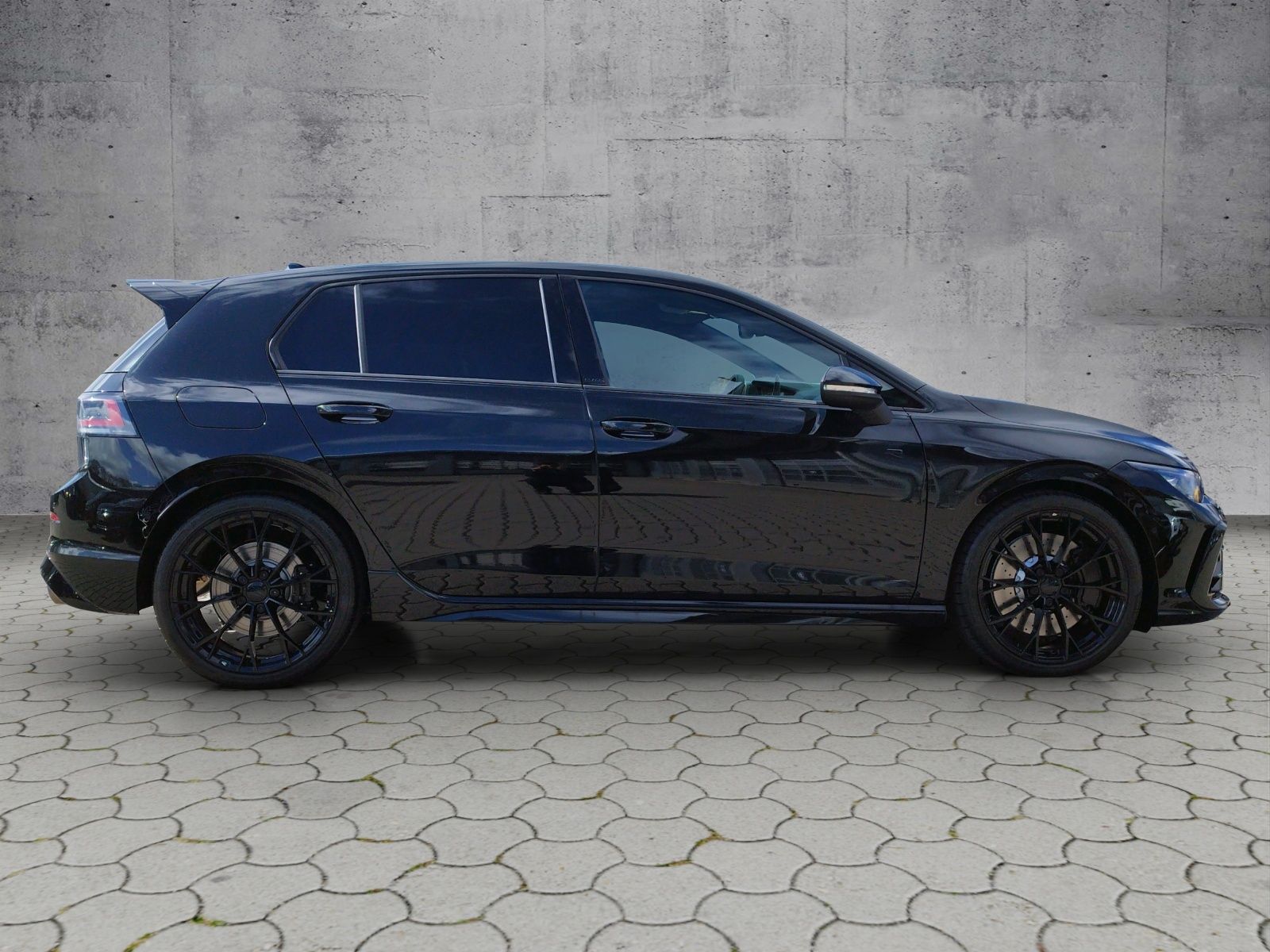 Volkswagen Golf VIII R 2.0 TSI 4M DSG BLACK H&K NAPPA foto 4
