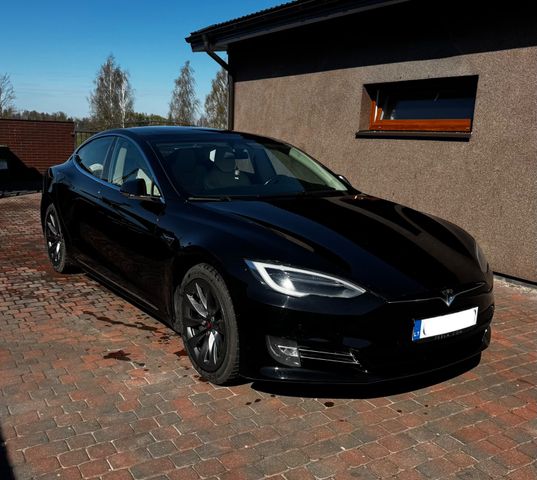 TESLA Model S Basis -