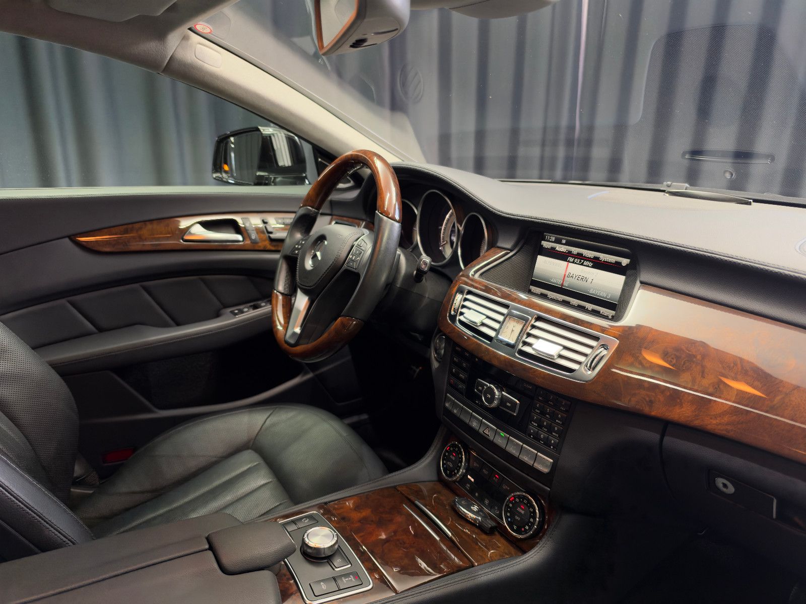Fahrzeugabbildung Mercedes-Benz CLS 500 |AMG-LINE|H/K|PANO|AIR-MATIC|DE-FZG