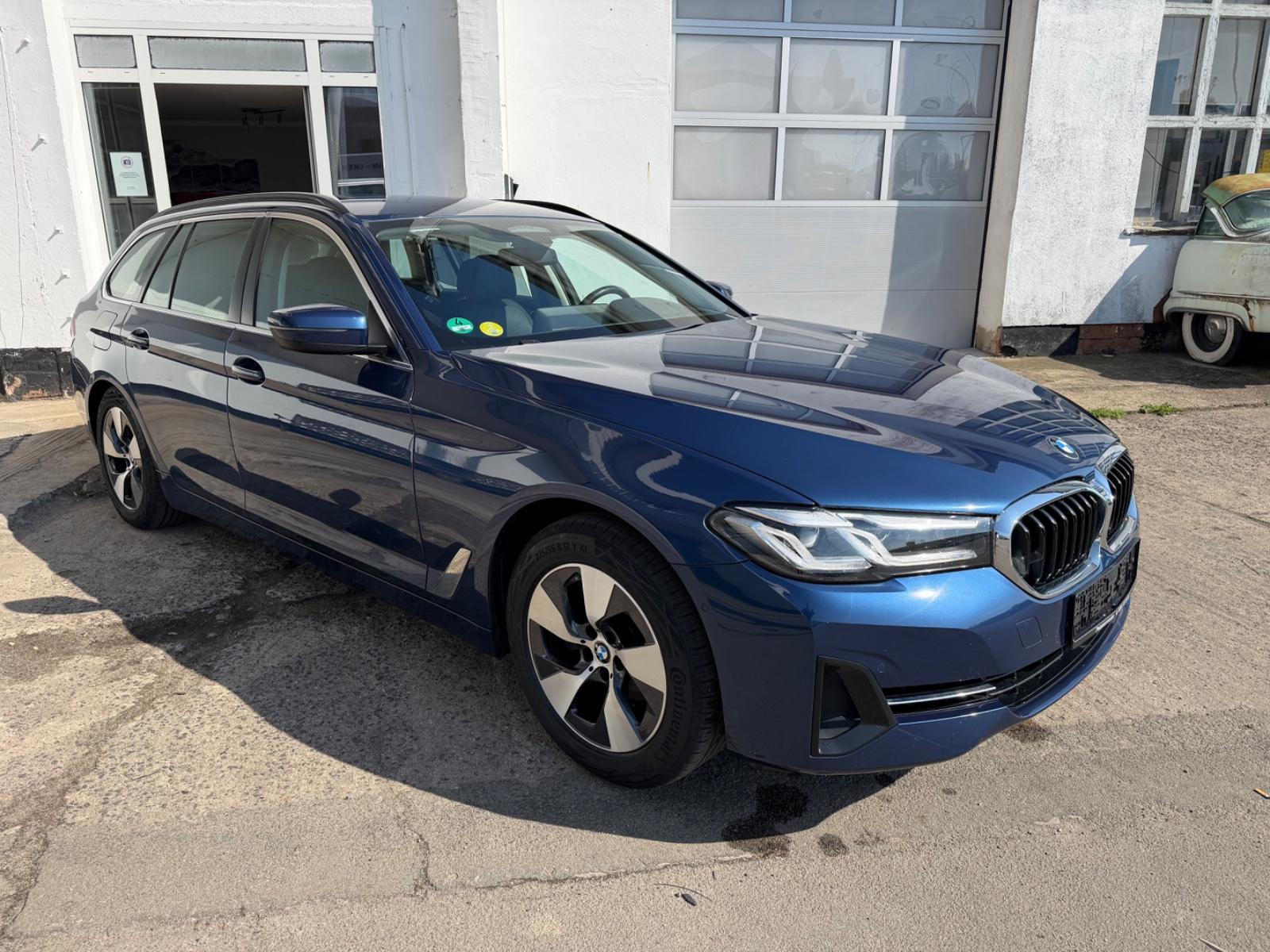 BMW 520dxDrive HeadUp HiFi Komfortsitz AHKschwenkbar