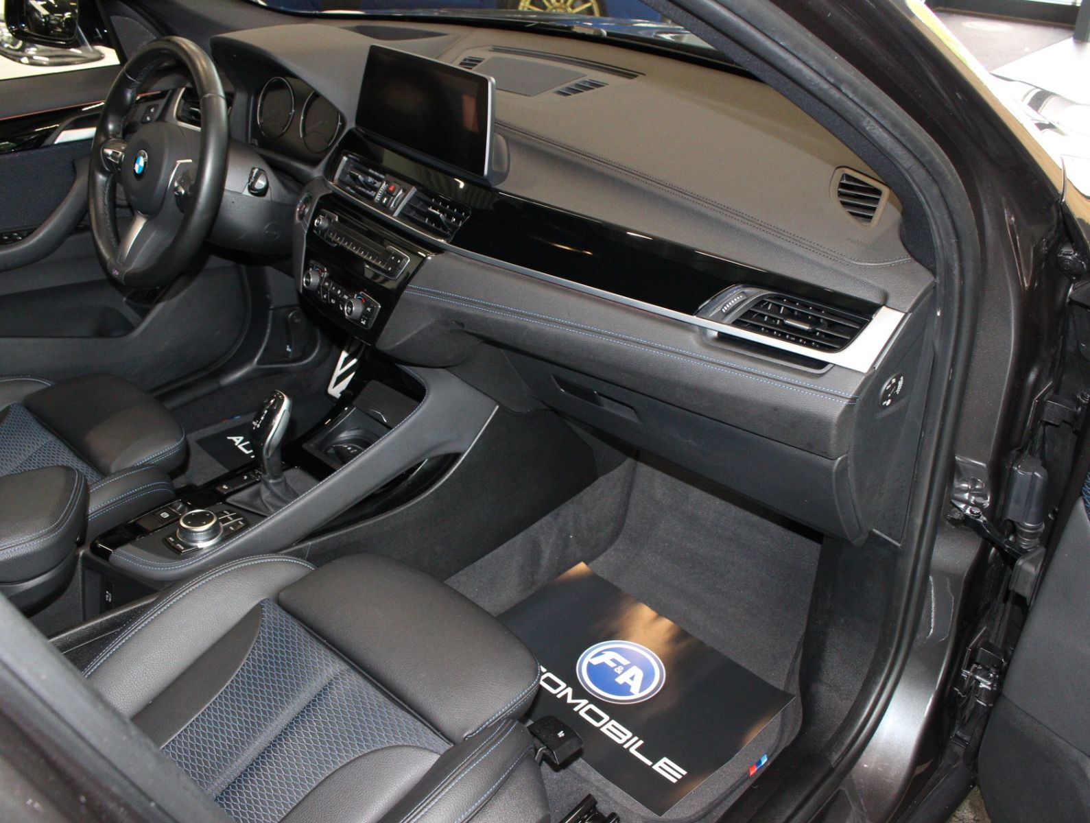 Fahrzeugabbildung BMW X1 xDrive20i M Sport *1.Hand*HUD*Kamera