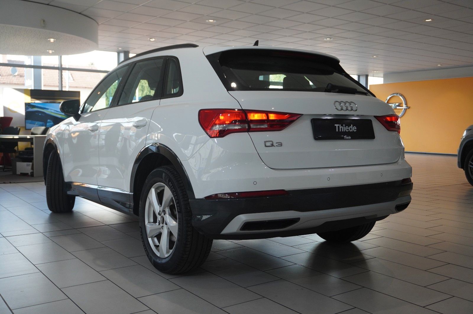 Fahrzeugabbildung Audi Q3 35 TFSI ADVANCED S-TRONIC NAVI/LED/VIRTU/DAB+