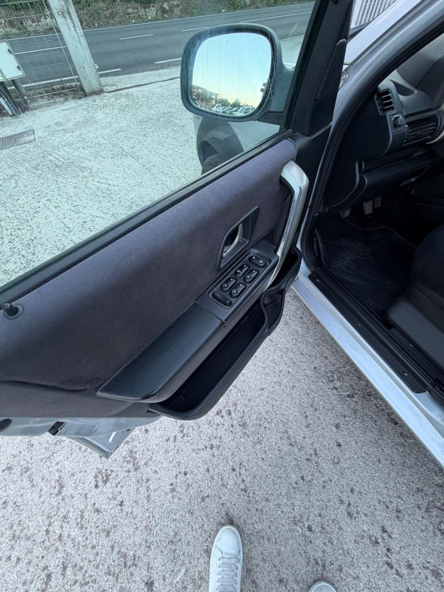 Land Rover Freelander 2004 — photo 12
