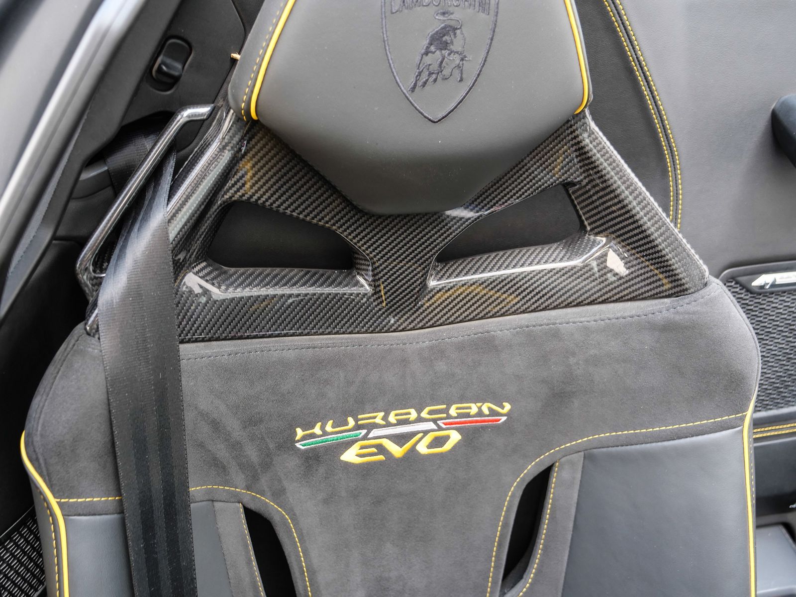 Lamborghini Huracán EVO Spyder Giallo Inti. Lifting System foto 18