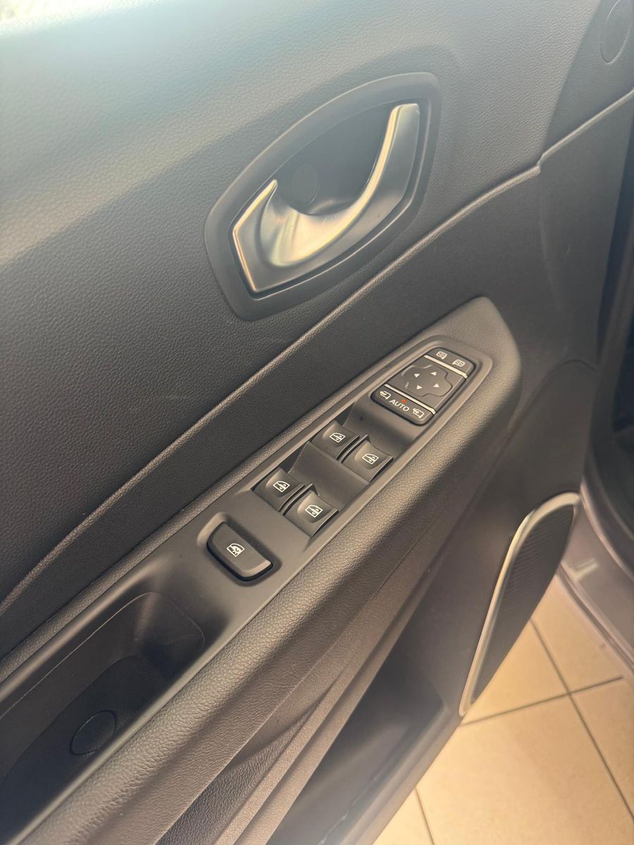 Fahrzeugabbildung Renault Captur Collection / LED / NAVI/KAMERA/SCHECKHEFT