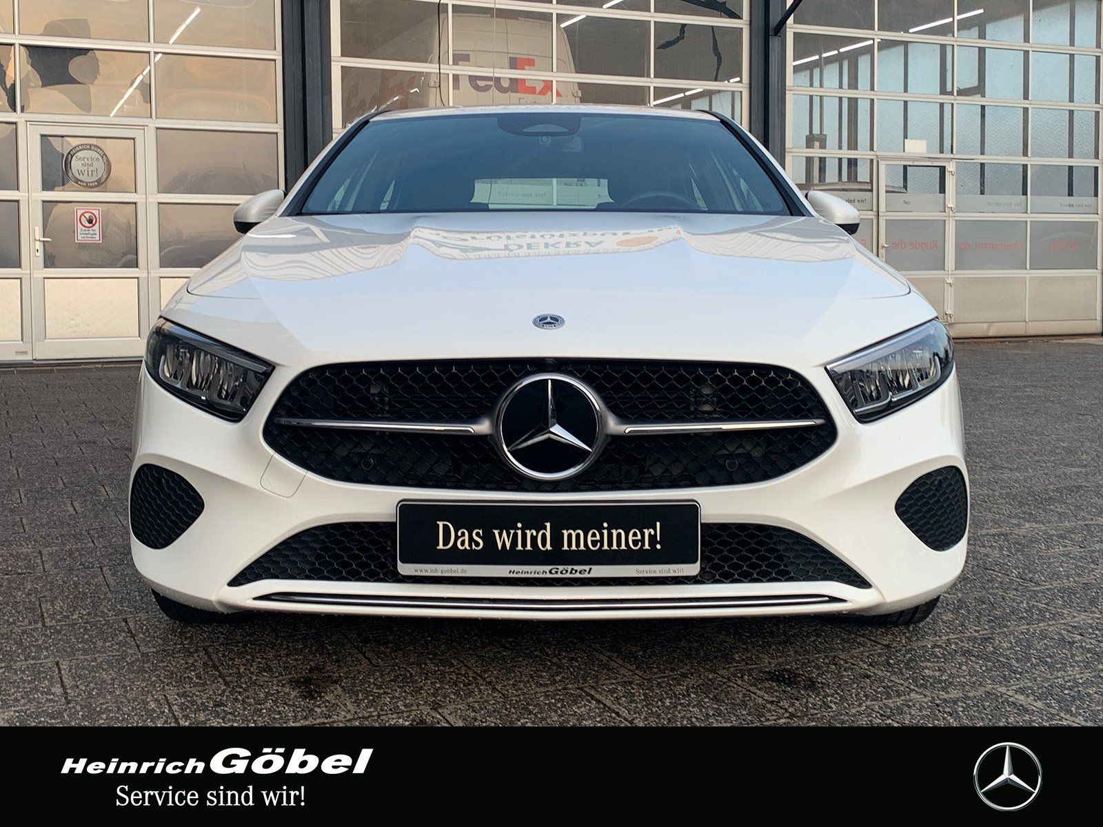 Fahrzeugabbildung Mercedes-Benz A 180 PROGRESSIVE*APPLECAR-PLAY*LED*WINTER-PAKET