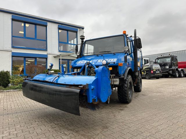 Mercedes-Benz Unimog424