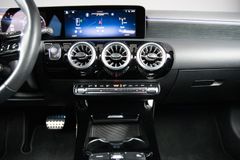 MERCEDES-BENZ A 35 AMG 4M*NIGHT*MULTIBEAM*TOTW*MBUX*KEY*