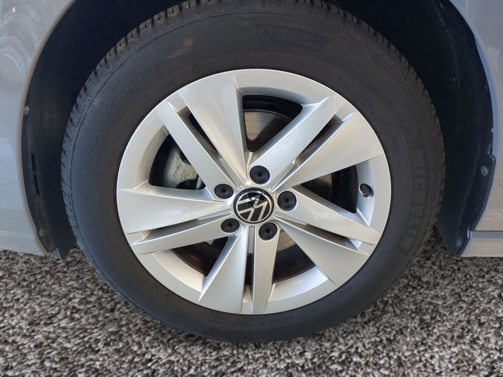 Fahrzeugabbildung Volkswagen Golf Variant 1.5 TSI Life AHZV LED