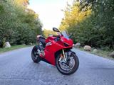 Ducati Panigale V4S - Offers