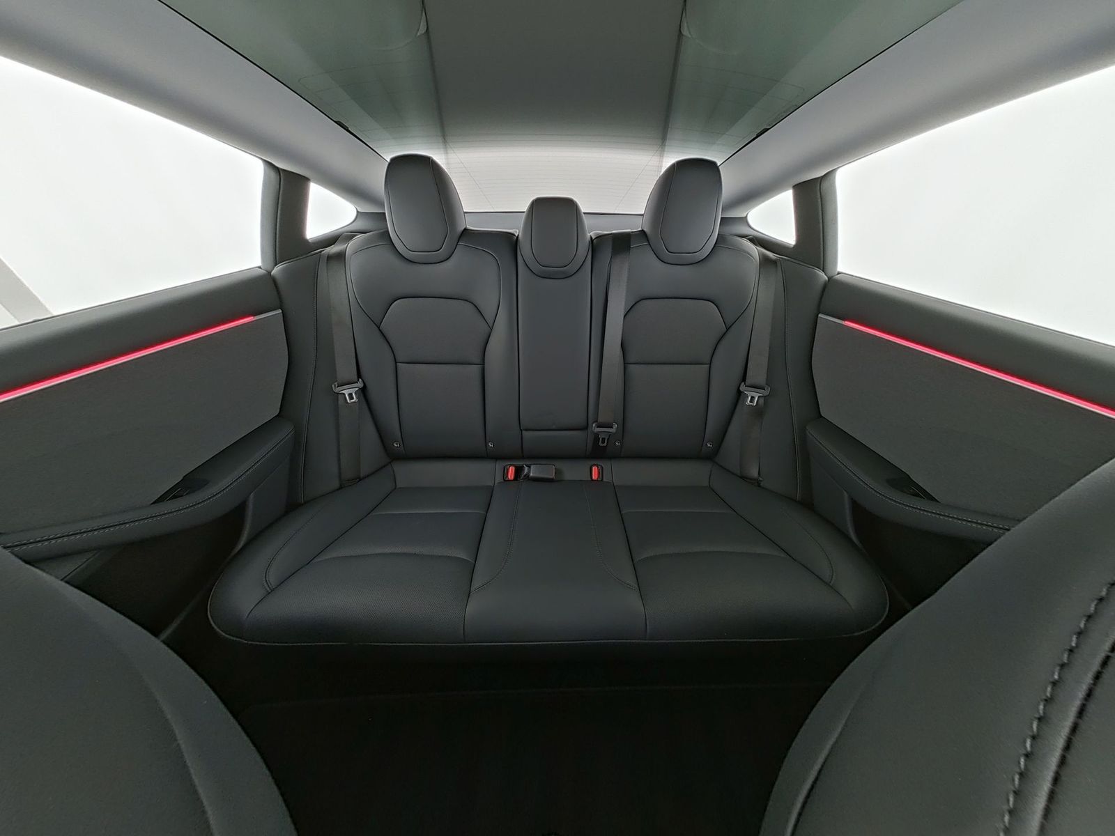 Tesla Model 3 - Bild 17
