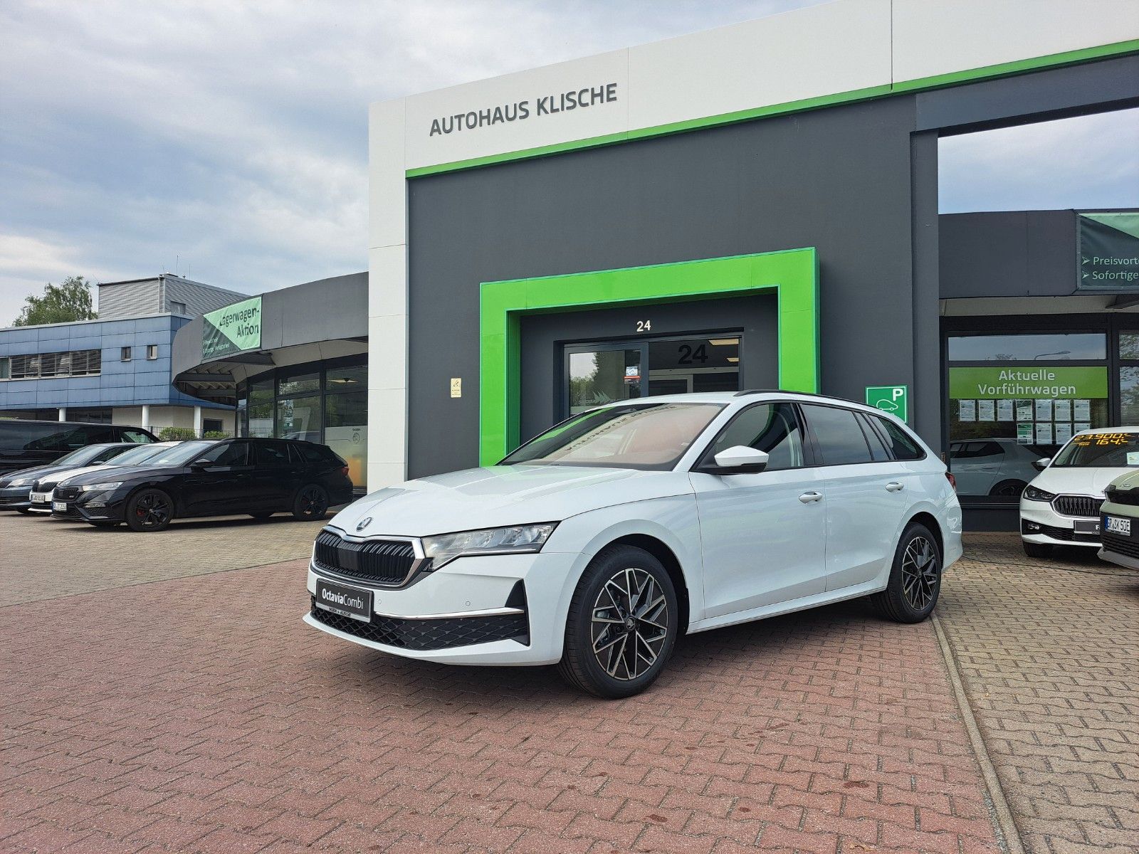 Skoda OCTAVIA Combi 1.5 TSI mHEV 110 kW 150 PS DSG
