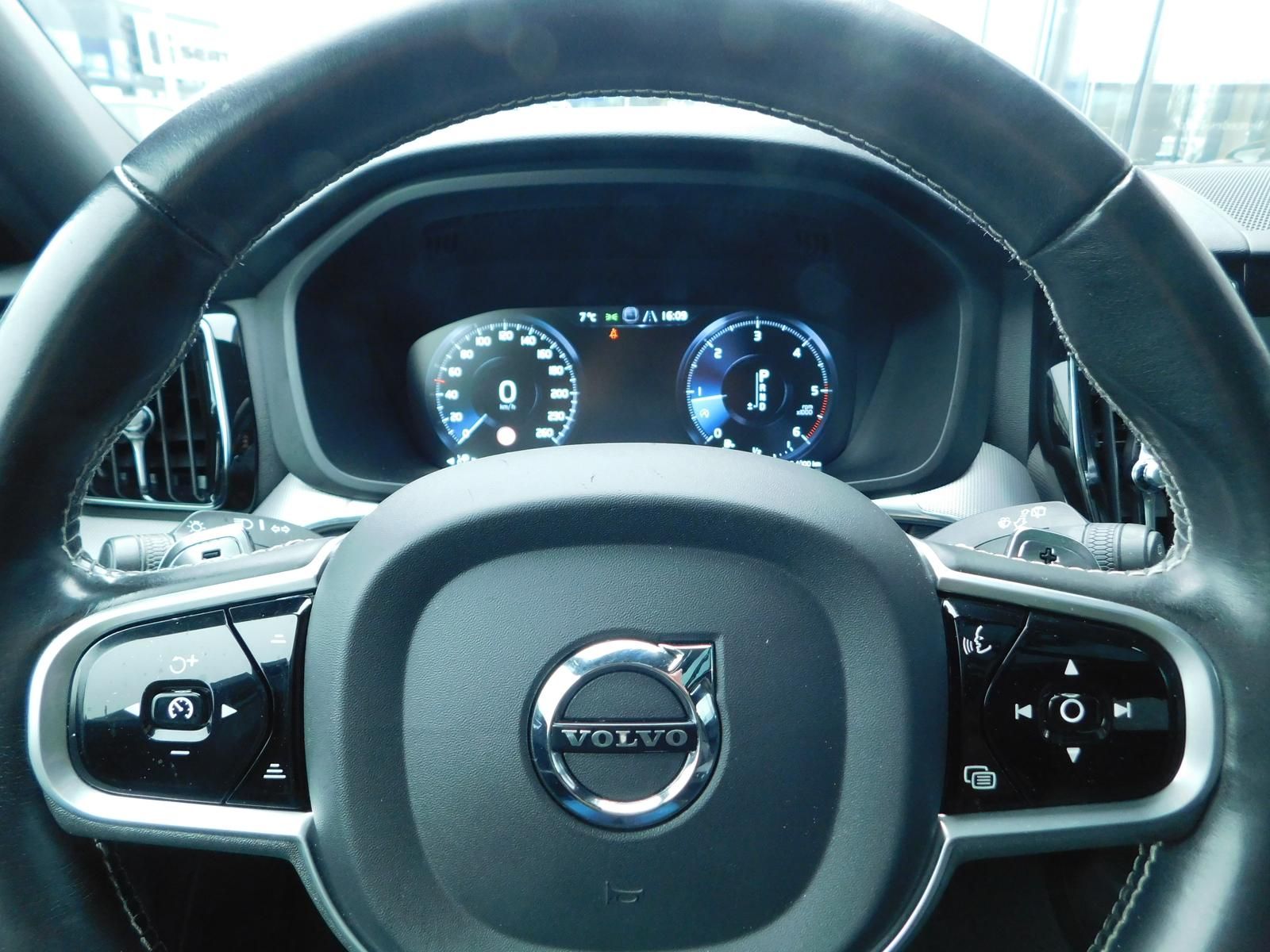 Fahrzeugabbildung Volvo XC60 D4 R-Design