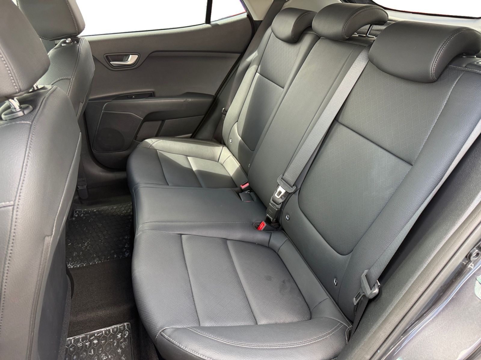Fahrzeugabbildung Kia Stonic 1.0 T-GDI Platinum Edition PANO RFK LEDER
