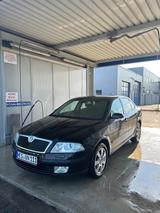 Skoda Octavia 2.0 FSI Elegance TÜV NEU - Skoda Octavia: Fsi