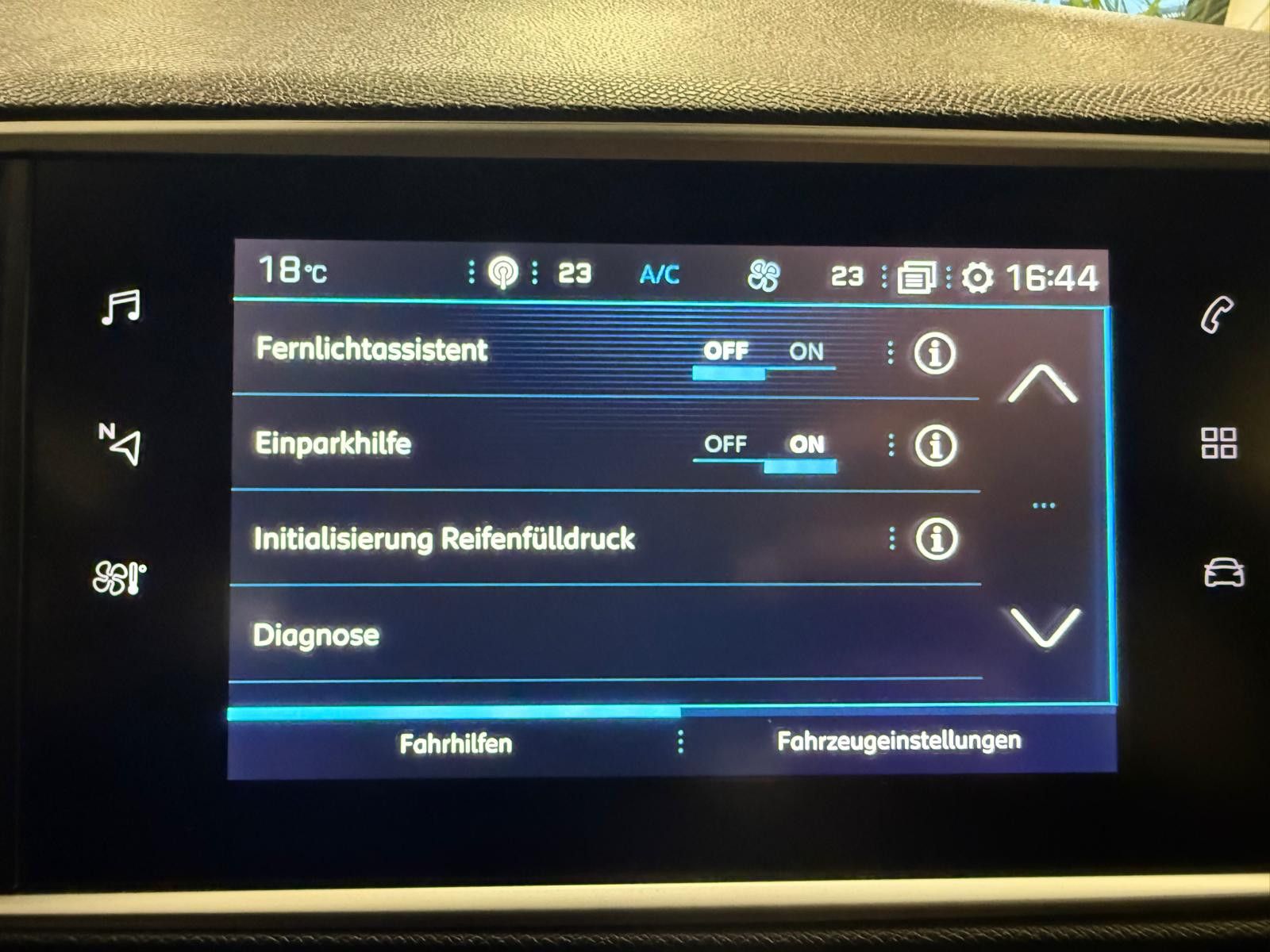 Fahrzeugabbildung Peugeot 308 GT /AHK /NAVI/KAMERA/LEDER/SCHECKHEFT
