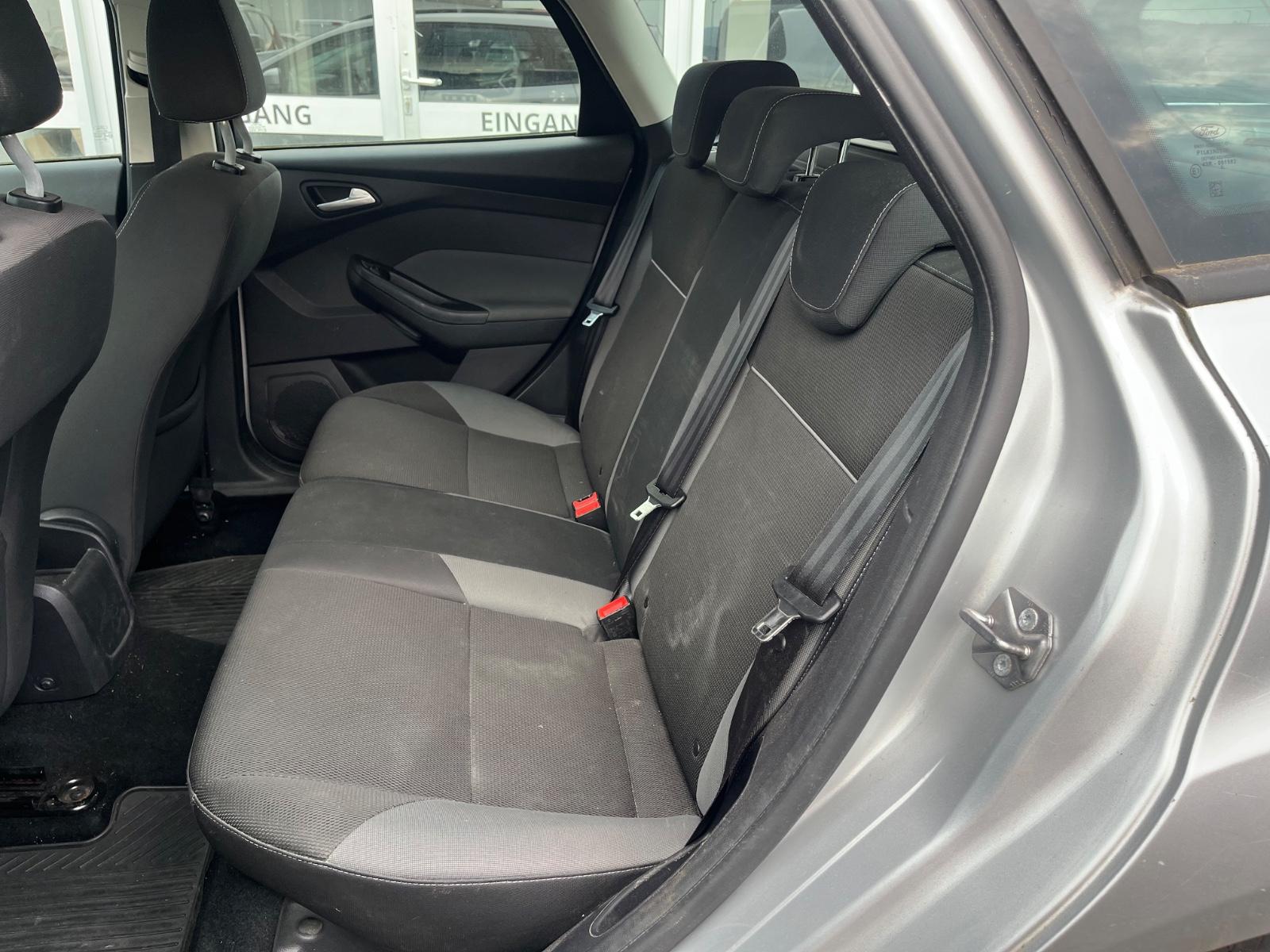 Ford Focus 2013 — photo 11