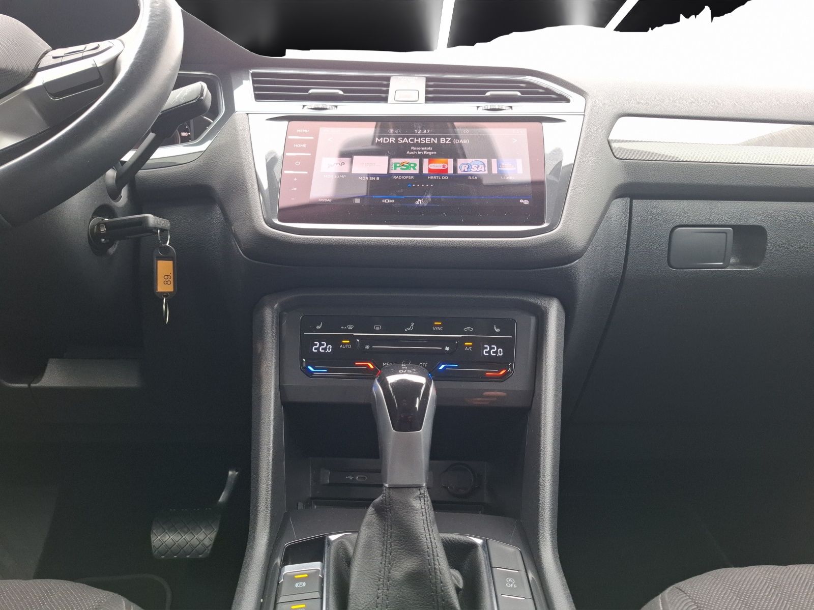Fahrzeugabbildung Volkswagen Tiguan Allspace TDI Life DSG 4M LED Navi AID ACC