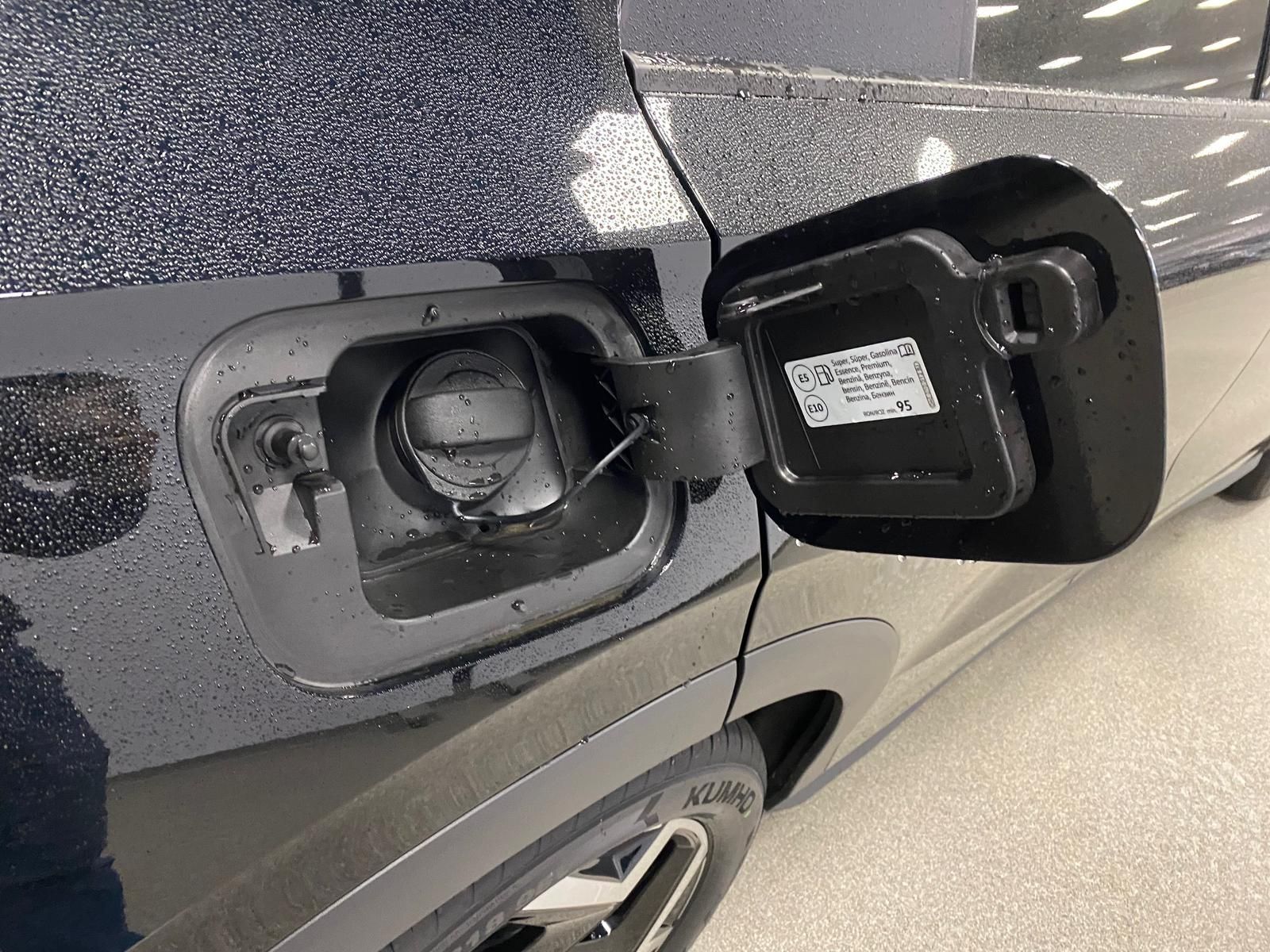 Fahrzeugabbildung Volkswagen T-Roc 1.5 eTSI R-Line NEUES MODELL AHK+ACC+KAMER
