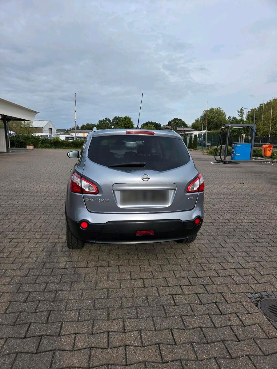Nissan Qashqai+2 2010 — engine 150 HP (110kW)