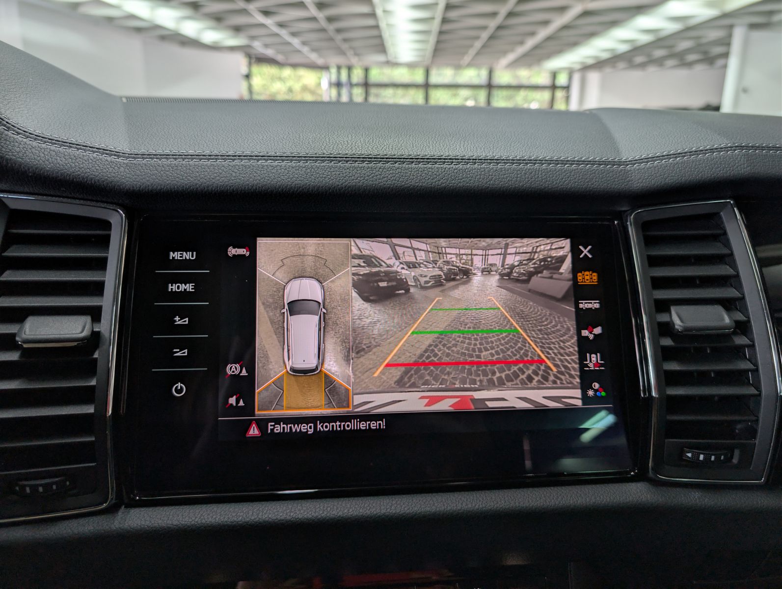 Fahrzeugabbildung SKODA Kodiaq L&amp;K 4x4 CANTON LEDER 360° ACC MEMO VIRT
